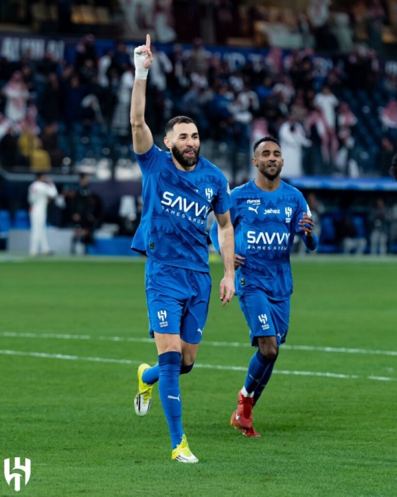 البنز-يلجم-المنتقدين