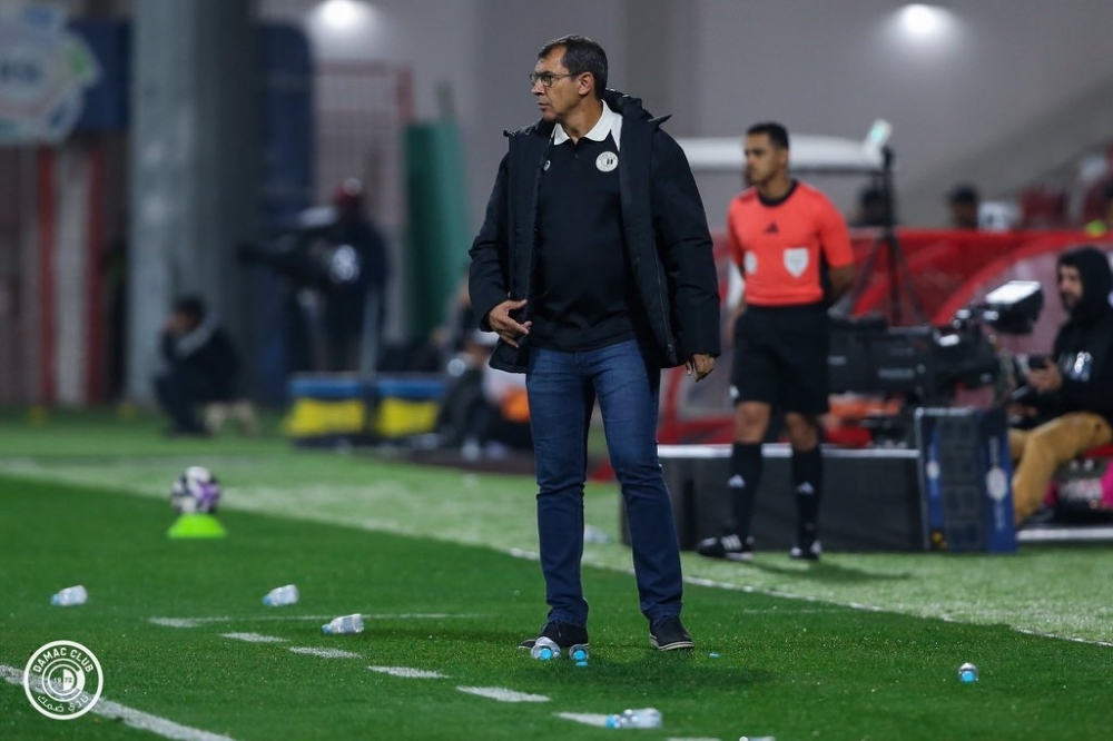 كاريلي-يقود-بقاء-الفارس