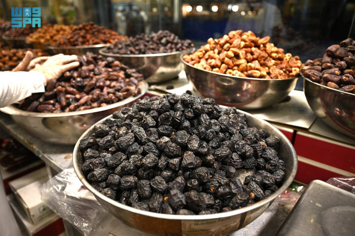 أسواق-التمور-بالمنطقة-الشرقية-
تشهد-إقبالا-كبيرا-في-رمضان