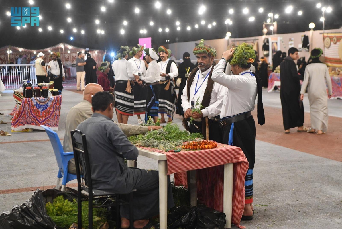 السوق-الشعبي-الرمضاني-في-مربة-يدعم-
الأسر-المنتجة-ويعزز-الحراك-الاقتصادي-المحلي