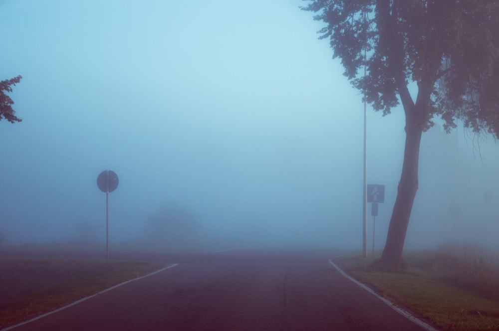 يصل-إلى-كثيف.-ضباب-متباين-الشدة-على-أجزاء-من-6-مناطق