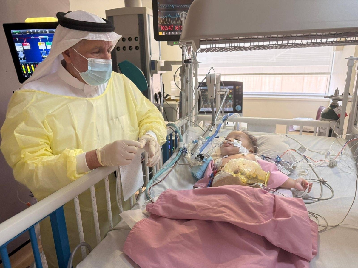 الدكتور-الربيعة-:-استقرار-حالة-التوأم-الصومالي-“رحمة-ورملا”-بعد-مرور-أربعة-أيام-من-عملية-فصلهما-الناجحة