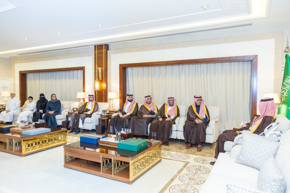 نائب-أمير-الشرقية-يستقبل-رئيس-نادي-القادسية-ويتسلّم-التقرير-الختامي-للموسم-الرمضاني