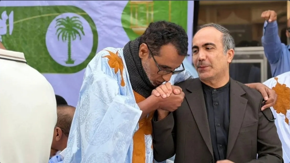 تقبيل-يد-السفير-الإيراني-يشعل-جدلا-سياسيا-في-موريتانيا