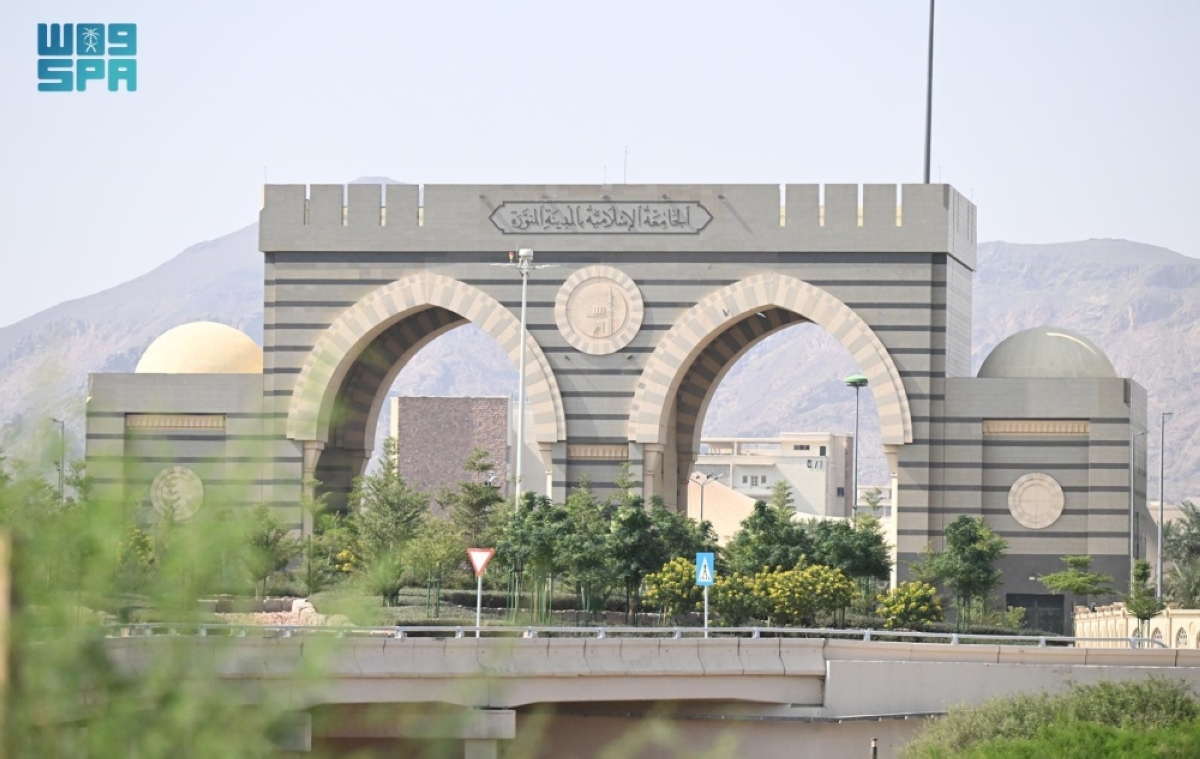 مبادرات-تطوعية-لطلاب-الجامعة-الإسلامية-في-المسجد-النبوي-لخدمة-المصلين-والزوار