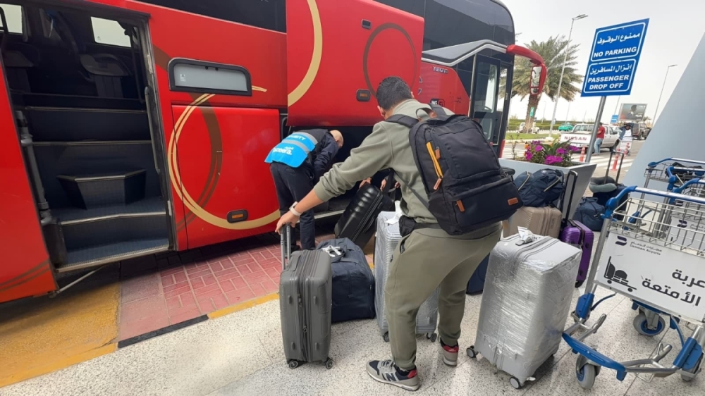 القيصومة-بوابة-المسافرين-الكويتيين.-145-راكباً-يتجاوزون-تعليق-الطيران