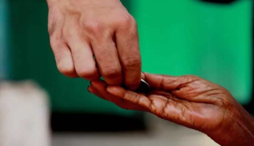 الرياض.-دوريات-الأمن-تضبط-5-مقيمين-لممارستهم-التسول