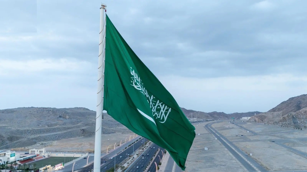 تتجاوز-80-مترًا.-تركيب-أعلى-سارية-للعلم-السعودي-في-مكة-المكرمة