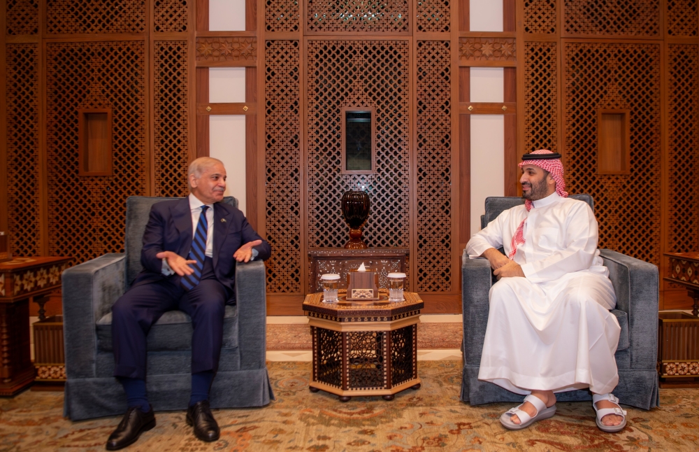 عاجل:-ولي-العهد-يلتقي-رئيس-الوزراء-الباكستاني