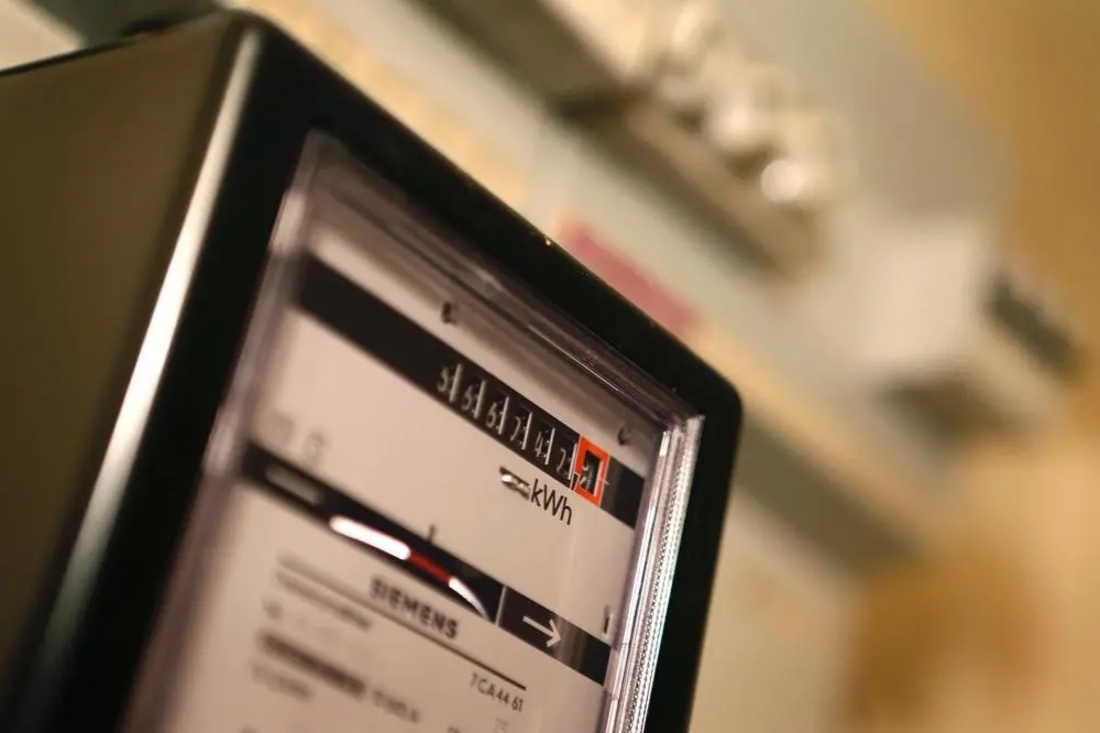 عاجل:-”الكهرباء“-تحدد-تعريفة-الاستهلاك-الكثيف-بين-12-و24-هللة.-3-مراحل-و8-اشتراطات