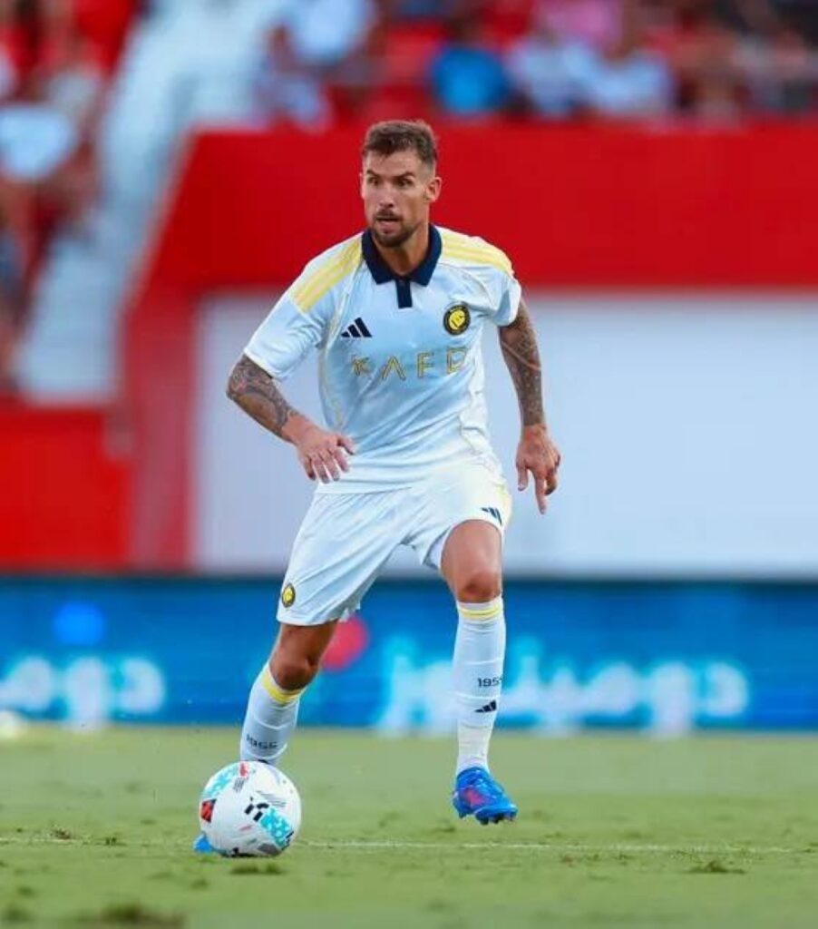 مارتينيز
يصدم-النصر-بغياب-طويل