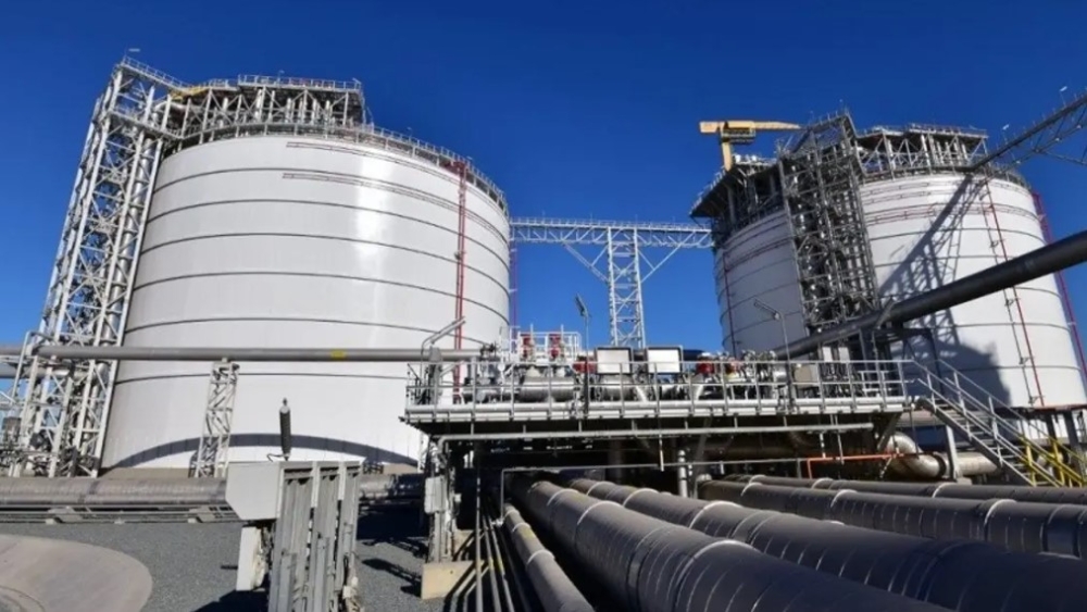 الكويت-تعلن-السيطرة-على-حريق-مصفاتي-ميناءي-الأحمدي-وعبدالله