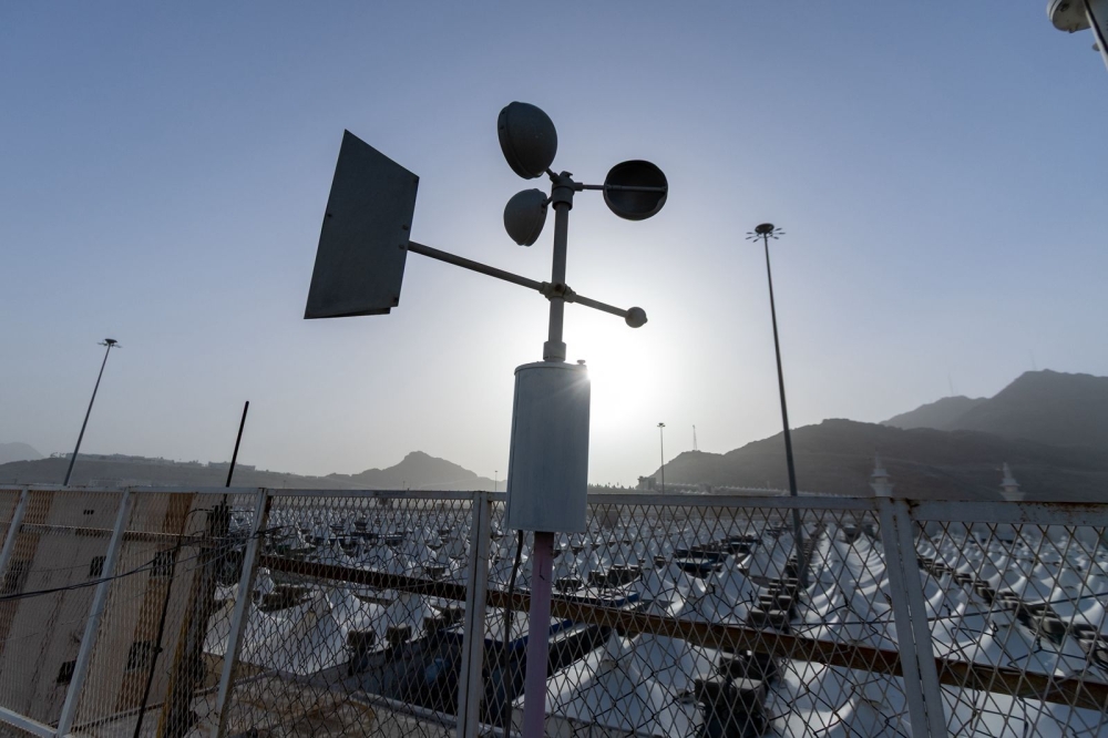 البحرين-تطلق-صافرات-الإنذار-وتدعو-إلى-التوجه-لمكان-آمن