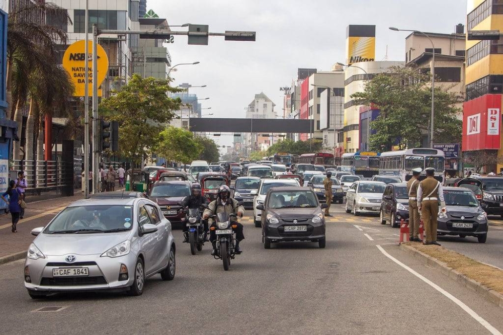 سريلانكا-تغرق-في-الظلام-بسبب-حرب-إيران