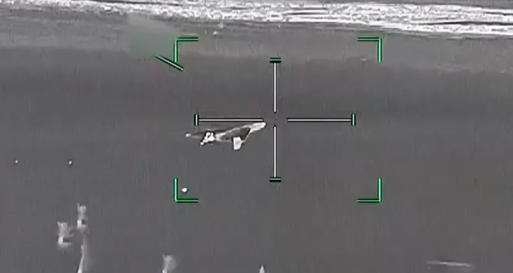 الإمارات:-التعامل-مع-413-صاروخا-و-1872-مسيرة-منذ-بدء-العدوان-الإيراني