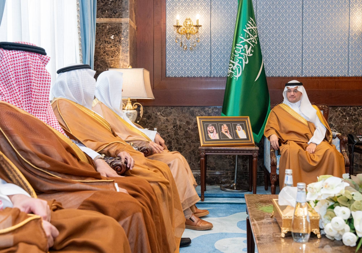 محافظ-الأحساء-يستقبل-رئيس-وأعضاء-مجلس-إدارة-الجمعية-الخيرية-لتيسير-الزواج-ورعاية-الأسرة-“رعاية”