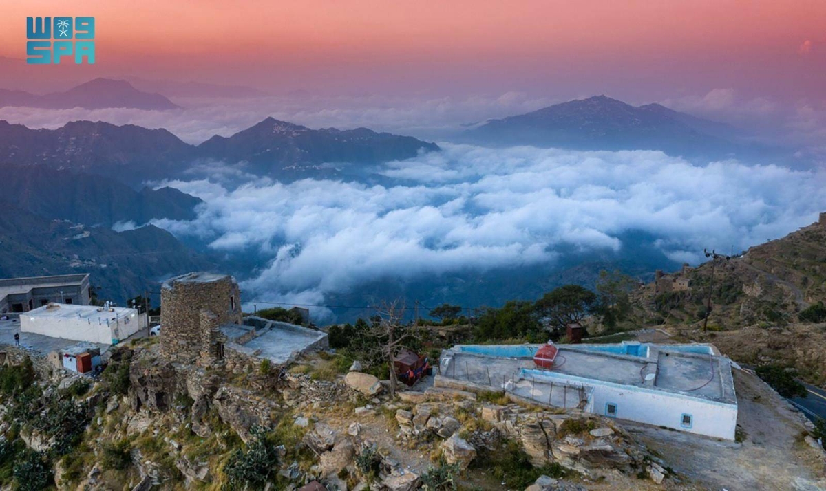 القطاع-الجبلي-بجازان.-قمم-طبيعية-ساحرة-وإطلالات-بانورامية-في-جنوب-المملكة