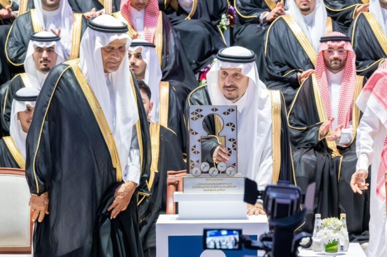 أمير-الرياض-يرعى-حفل-خريجي-جامعة-الفيصل-ويضع-حجر-الأساس-لمشروعات-رياضية