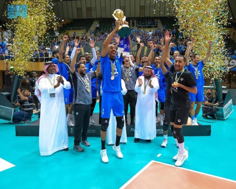 الأباتشي-يهيمن-على-الطائرة