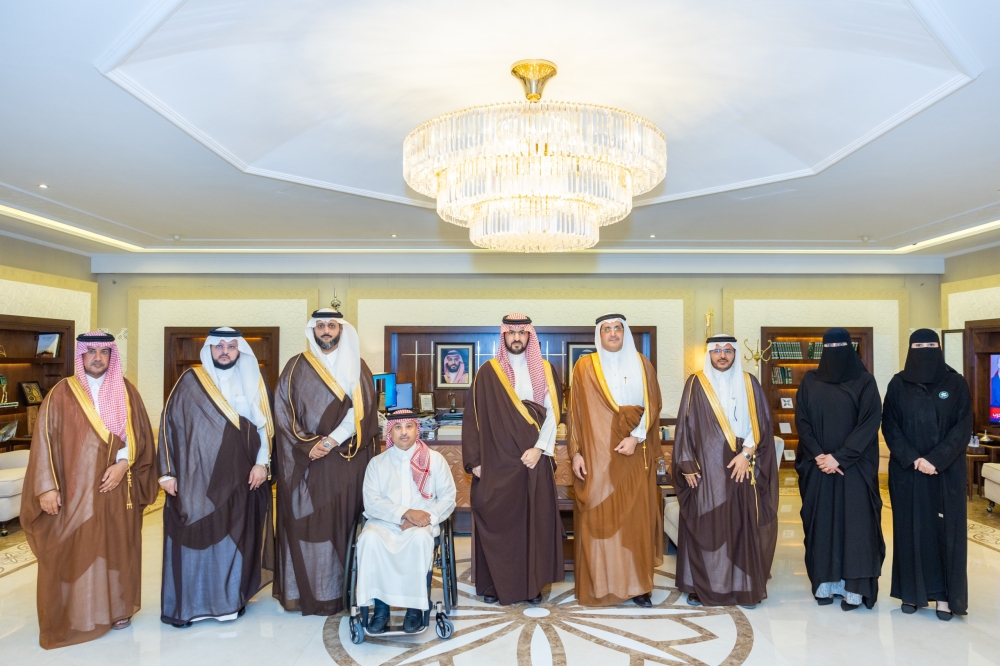 نائب أمير الشرقية يطّلع على جهود جمعية “طويق” في تأهيل الكوادر الوطنية