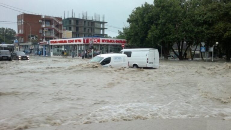 5-قتلى-وإجلاء-الآلاف-جراء-الفيضانات-في-جنوب-روسيا