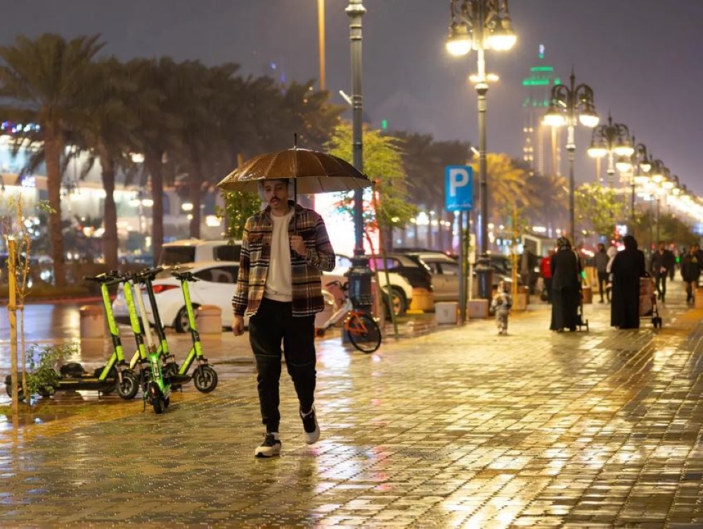 تبدأ الأربعاء.. تنبيه من أمطار متباينة على منطقة الرياض
