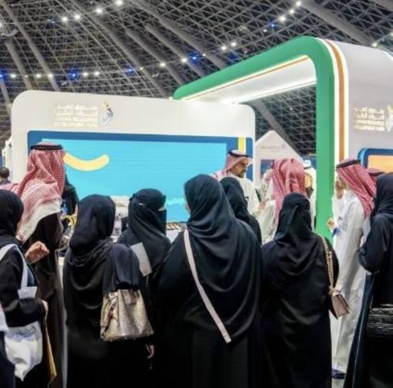 انطلاقة-استثنائية-للملتقى-المهني-في-جدة