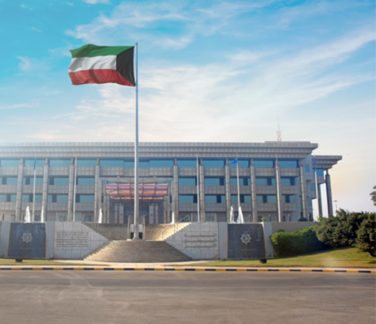 الكويت-تطالب-المواطنين-بالبقاء-في-المنازل-حتى-صباح-الأربعاء