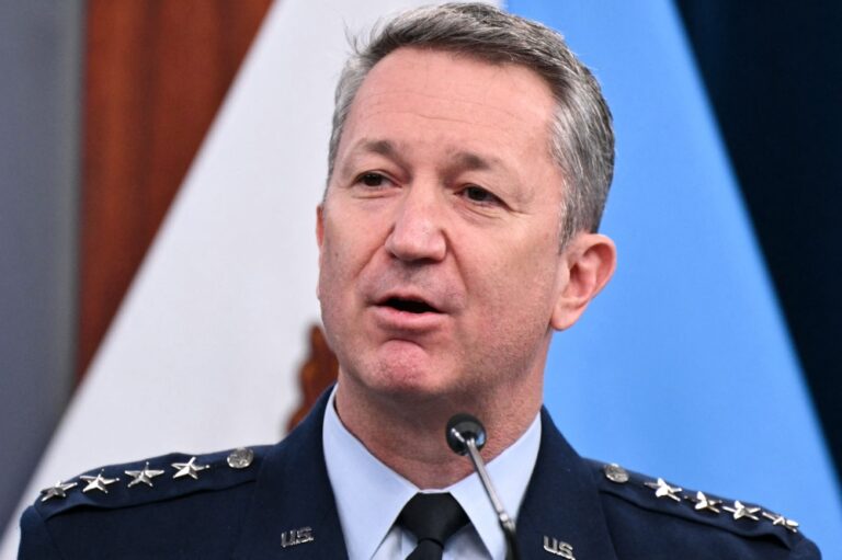 رئيس-الأركان:-القوات-الأميركية-ستظل-جاهزة-في-حال-انتهاء-الهدنة-مع-إيران