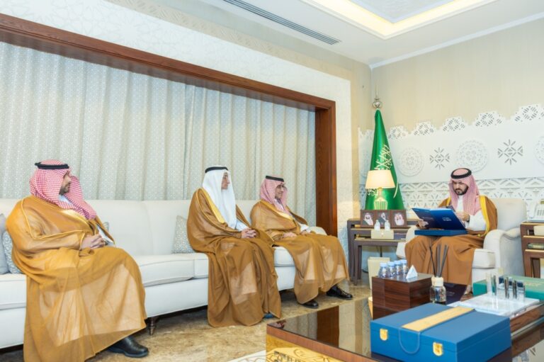 نائب-أمير-الشرقية-يطّلع-على-أعمال-ومشاريع-جسر-الملك-فهد