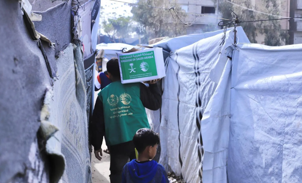 مركز-الملك-سلمان-للإغاثة-يوزّع-500-سلة-غذائية-في-خان-يونس