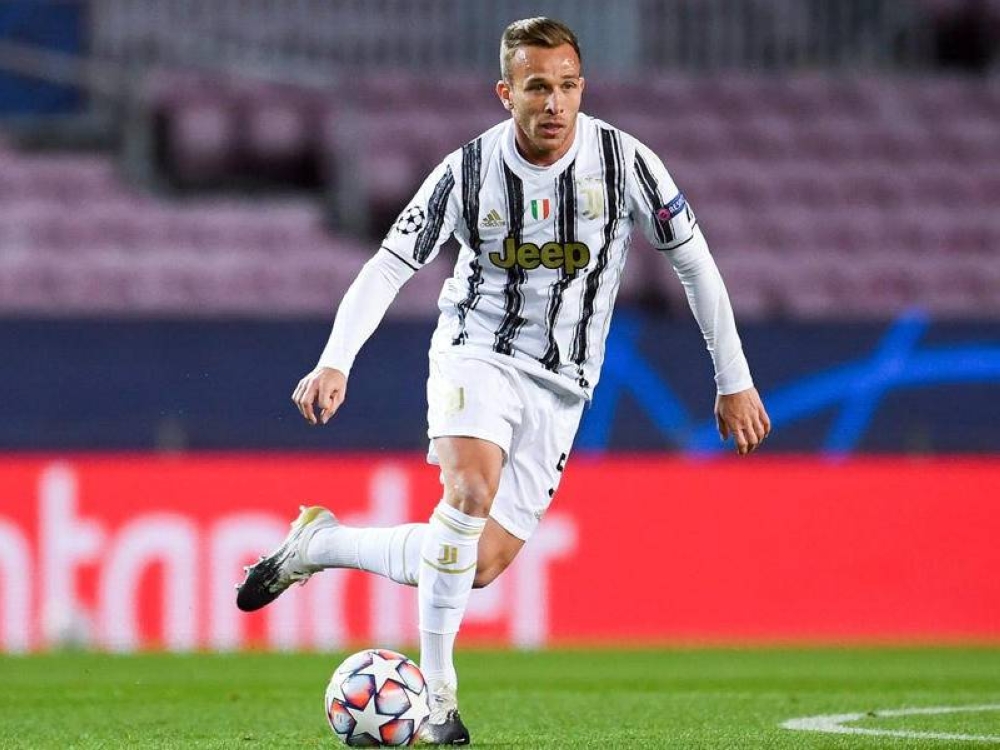 العالمي-يزاحم-كومو