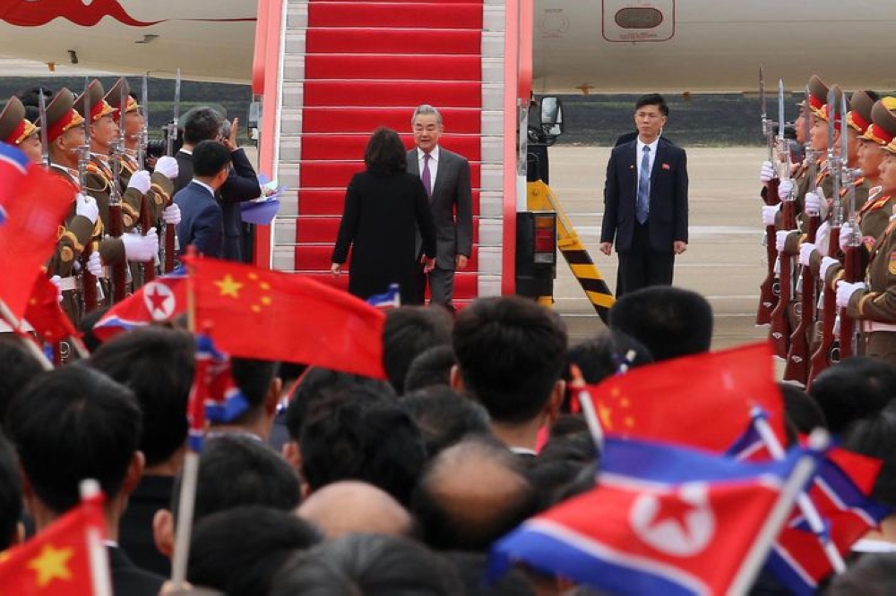 الصين تتعهد بتعزيز التعاون على جميع المستويات مع كوريا الشمالية