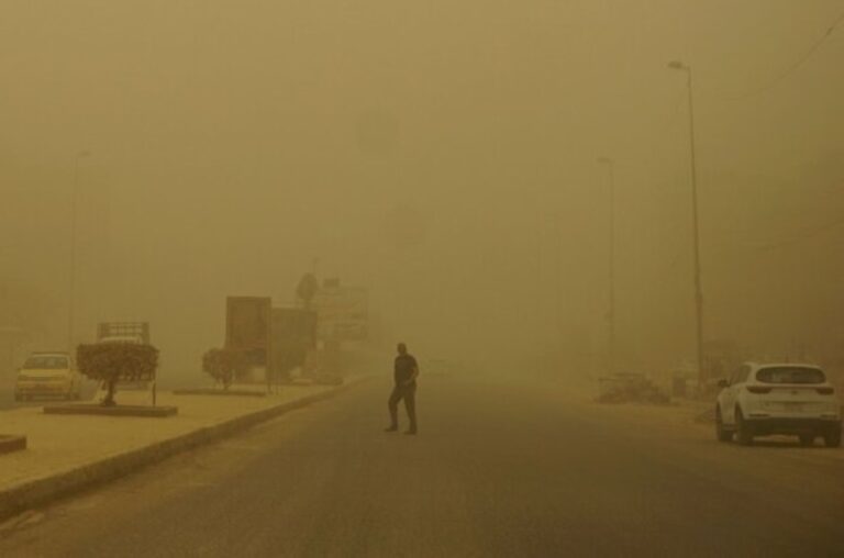 إنذار-أحمر.-عواصف-ترابية-على-منطقة-الرياض-خلال-الليل