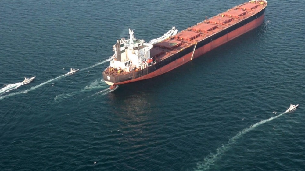منذ-انطلاق-الهدنة.-أول-ناقلة-نفط-غير-إيرانية-تعبر-مضيق-هرمز