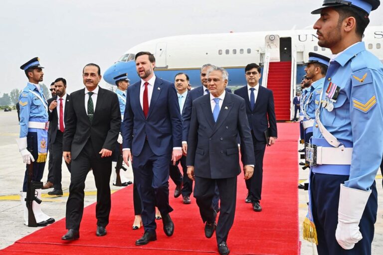 باكستان-تدعو-أمريكا-وإيران-إلى-خوض-المفاوضات-بصورة-بنّاءة