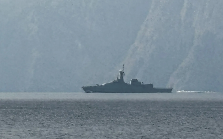 أكسيوس:-سفن-تابعة-للبحرية-الأمريكية-تعبر-من-مضيق-هرمز