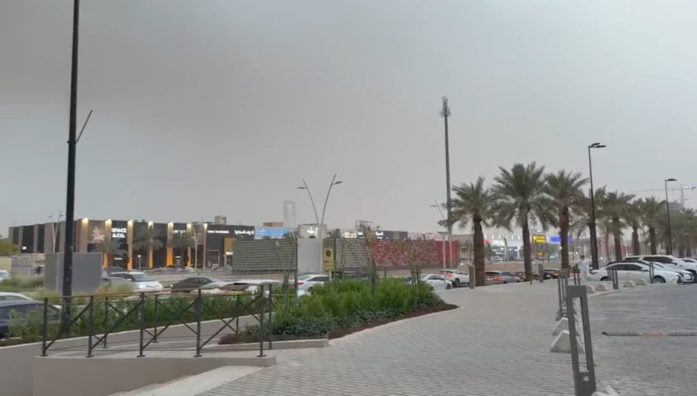 عاجل:-هطول-أمطار-غزيرة-على-الرياض.-و”الأرصاد”-تحذر-من-السيول