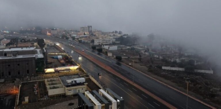 طقس-السعودية.-هطول-أمطار-على-عسير-والباحة-والرياض