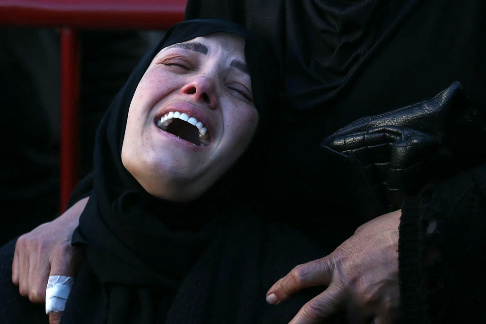 منذ-بدء-الحرب.-2000-شهيد-جراء-الغارات-الإسرائيلية-على-لبنان