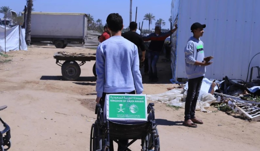 صور.-531-سلة-غذائية-لمركز-الملك-سلمان-في-خان-يونس-جنوب-غزة