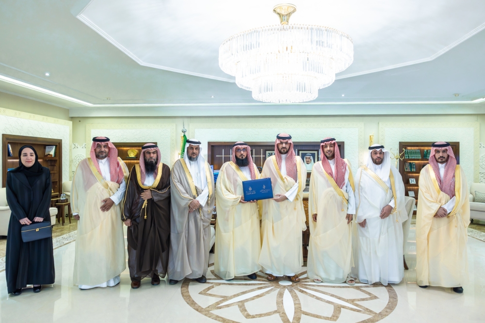 نائب-أمير-الشرقية-يطّلع-على-تقرير-برنامج-زكاة-الفطر-الموحد-لعام-1447هـ