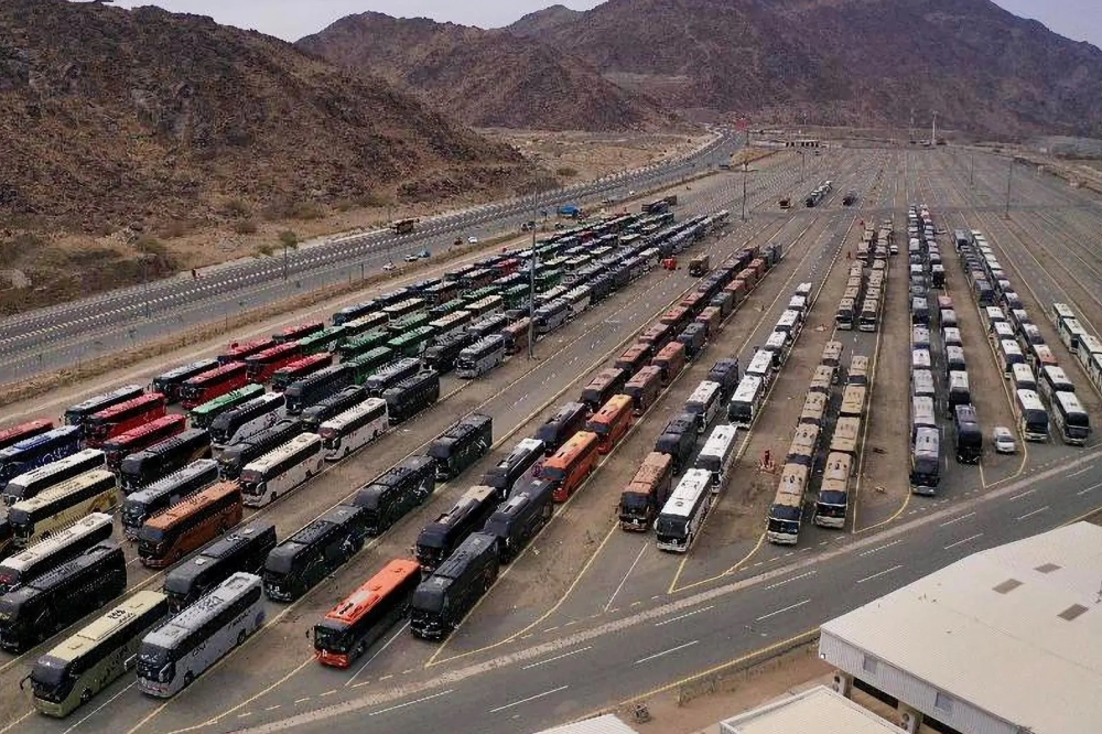 استعدادًا-للحج-تجربة-افتراضية-تحاكي-نقل-1.2-مليون-حاج-في-المشاعر-المقدسة