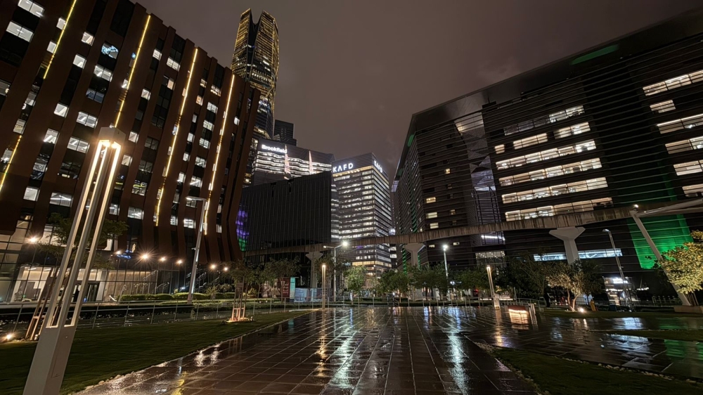 أمطار-غزيرة-على-الرياض.-وتحذيرات-من-السيول-والرياح-المصاحبة