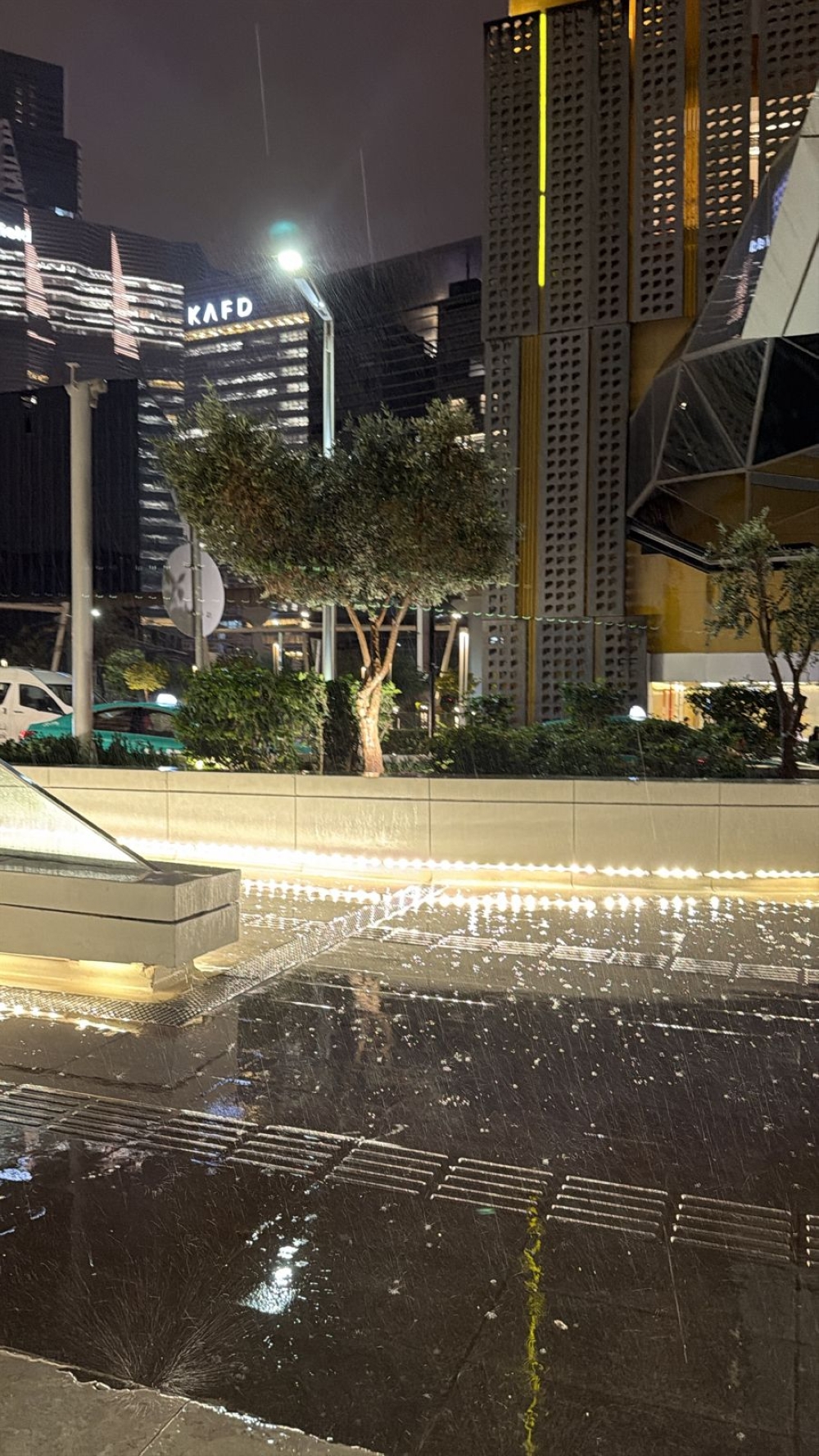 على-مدار-الساعة.-أمانة-الرياض-تواصل-أعمالها-خلال-الحالة-المطرية