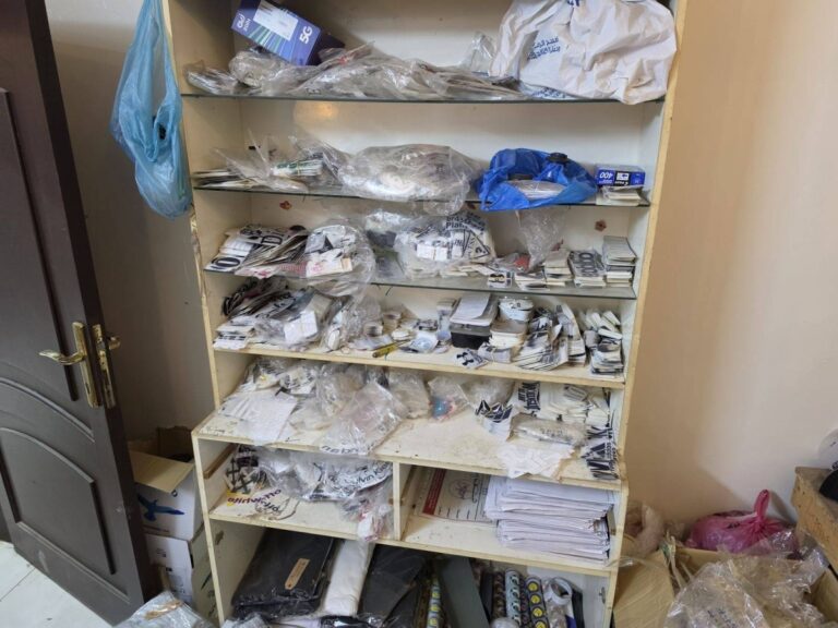 أمانة-جدة-تضبط-أكثر-*من-3-آلاف-قطعة*-ملابس-لعلامات-تجارية-مقلدة