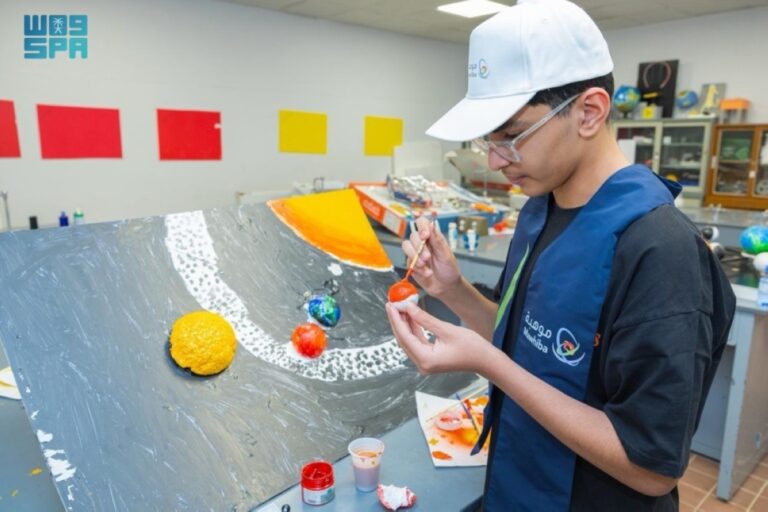 «موهبة»-تختتم-
برنامج-أسبوع-موهبة-للعلوم-بمساريه-العلمي-والمهاري