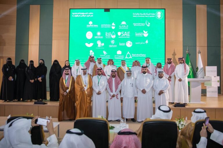 الاستدامة-أولاً.-نائب-وزير-البيئة:-المسؤولية-الاجتماعية-جسرٌ-للتكامل-بين-الاقتصاد-وحماية-البيئة