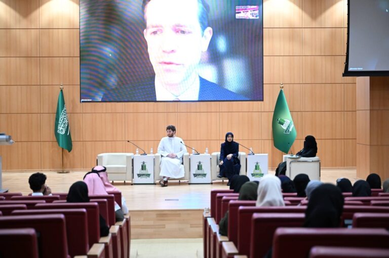 وفد-برنامج-”-رودس”-بجامعة-أكسفورد-يزور-جامعة-الملك-عبدالعزيز-لبحث-إلتحاق-الطلبة-بالفرص-التعليمية