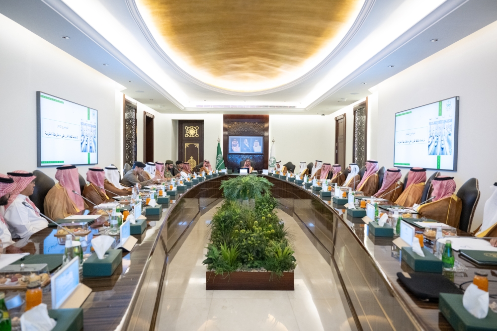 “لجنة-الحج”-تستعرض-الجاهزية-لموسم-1447هـ-وخطط-التفويج-والمشاريع-بالعاصمة-المقدسة